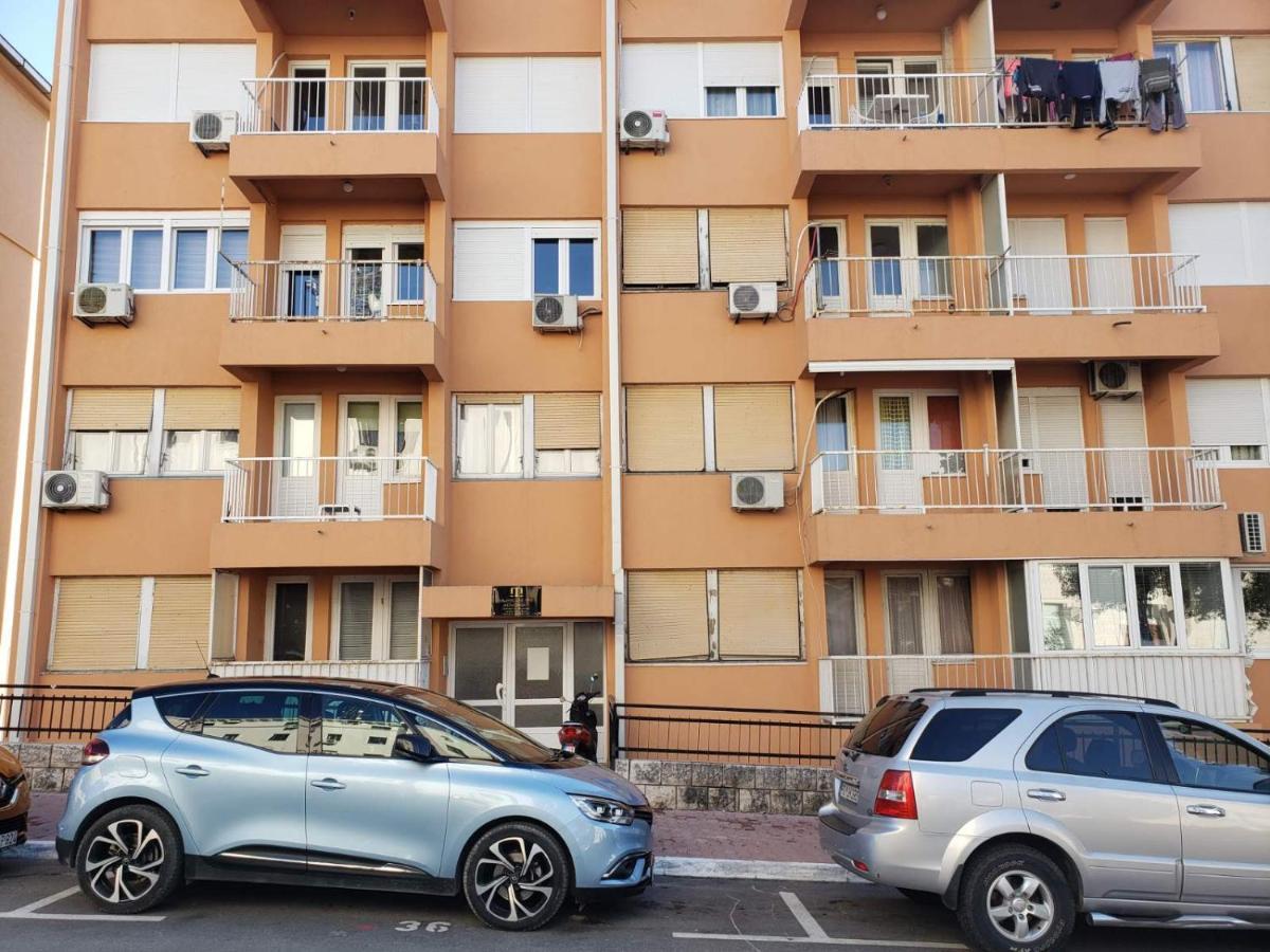 Apartment Bina Tivat Luaran gambar