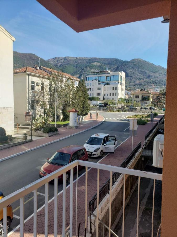 Apartment Bina Tivat Luaran gambar